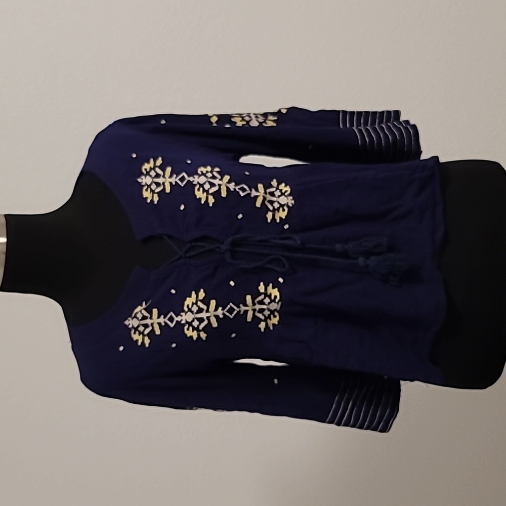 Blue embroidered boho crop top with bell sleeves and flare at waist in M